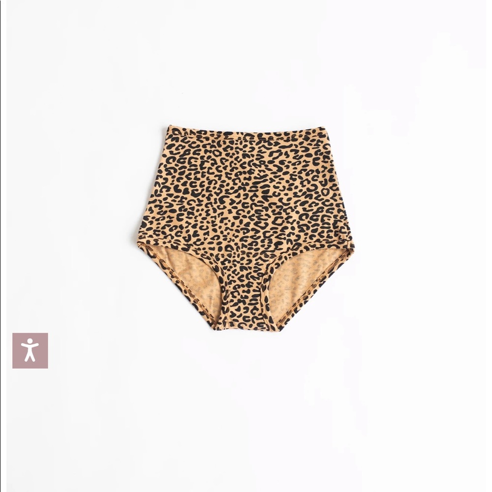 ARQ Hi-Rise Undies in XL (leopard & black)